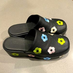 Daisy Clog